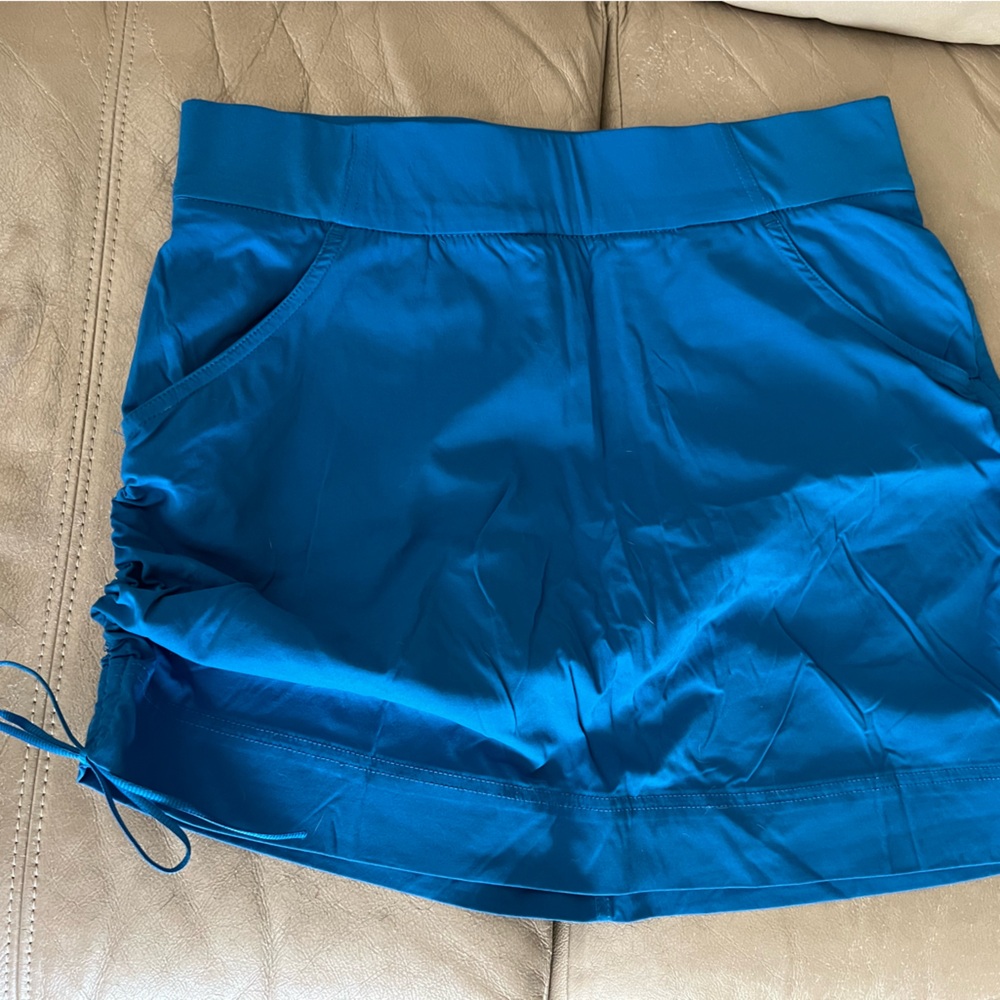 Columbia Omni-Shield Blue Active Skort size medium